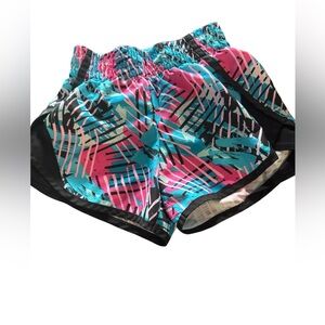 Girls sz 6 Athletic works shorts